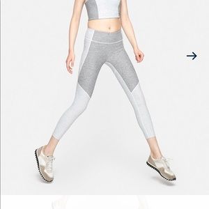 Outdoor Voices 3/4 Two-Tone Warmup Legging
